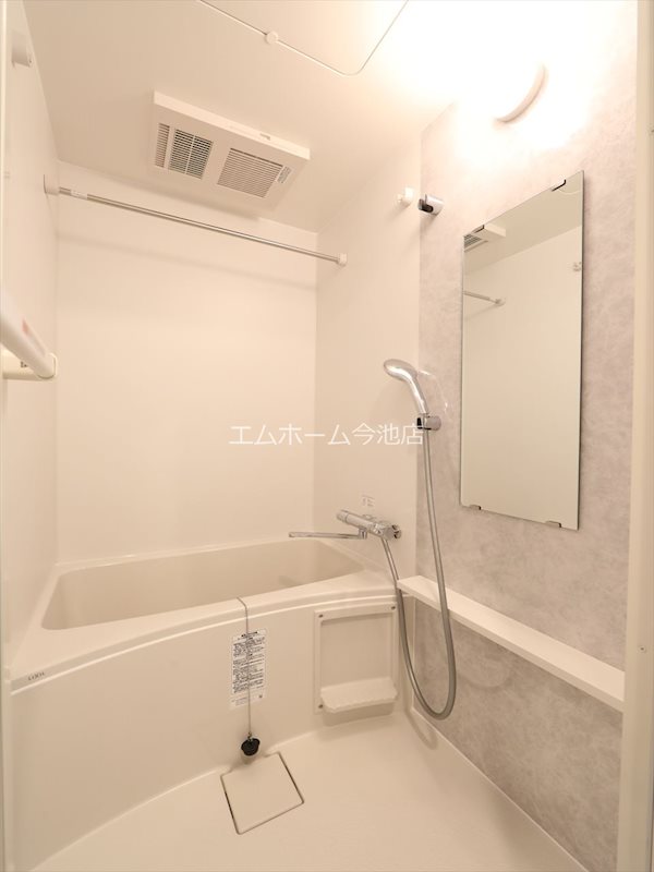 バス・シャワールーム　浴室暖房乾燥機能付バス