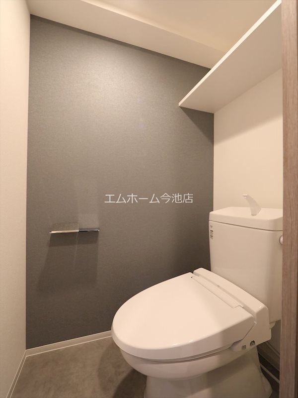 トイレ　温水洗浄暖房便座付トイレ