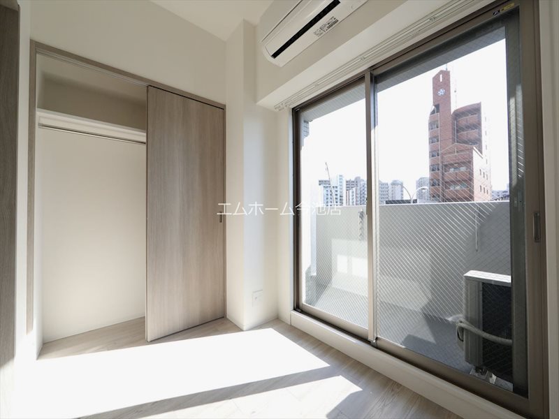 その他部屋・スペース　洋室3.3帖　エアコン付　バルコニーに面しています