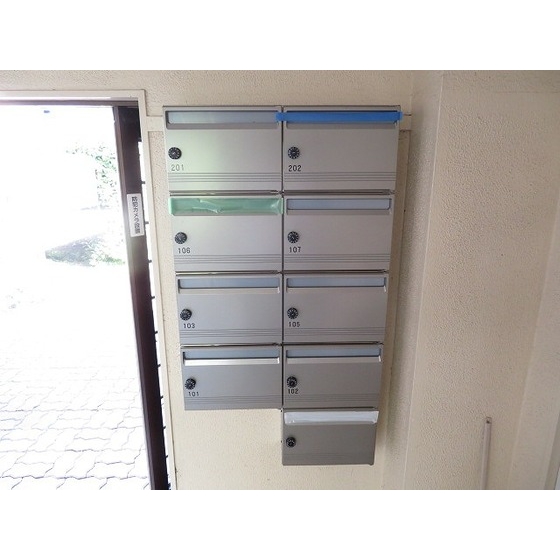 エントランス　メールボックス