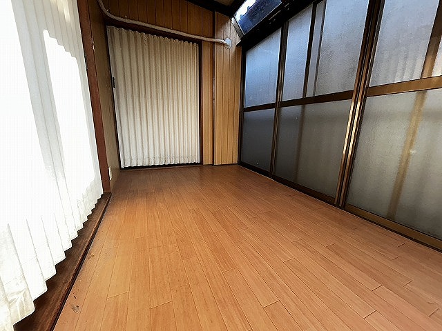 眺望　洗濯干し用　　サンルーム約5帖
