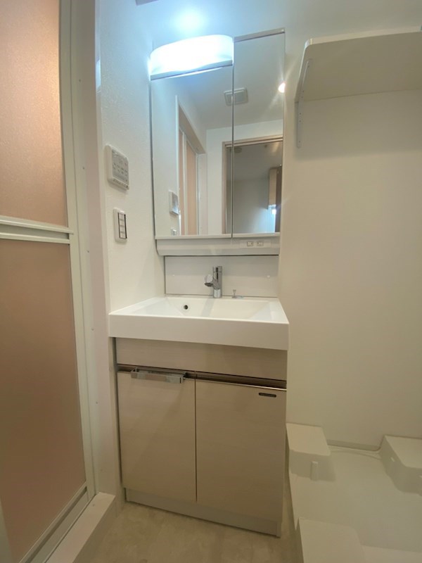 洗面設備　使いやすい洗面所です