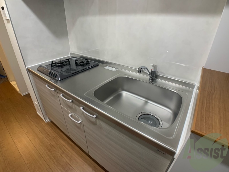 キッチン　キッチンは作業台もあり広めなので使いやすそうですね。