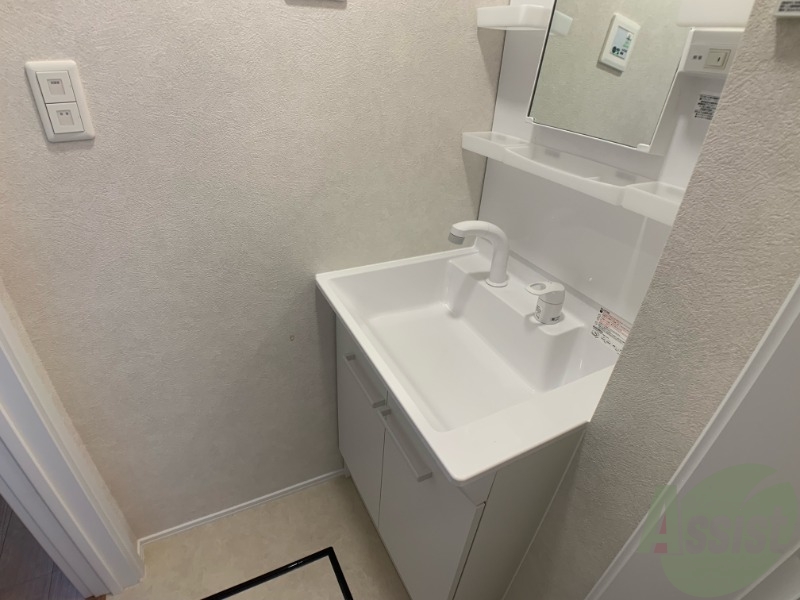 洗面設備　シャンプードレッサーなので身支度しやすそうですね。