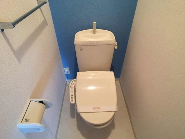 トイレ　温水洗浄暖房便座