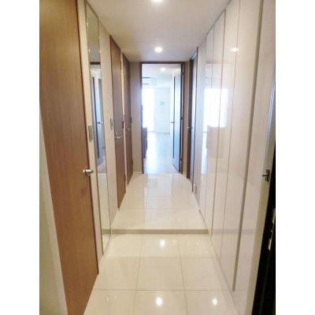 玄関　※写真は同タイプ住戸です。