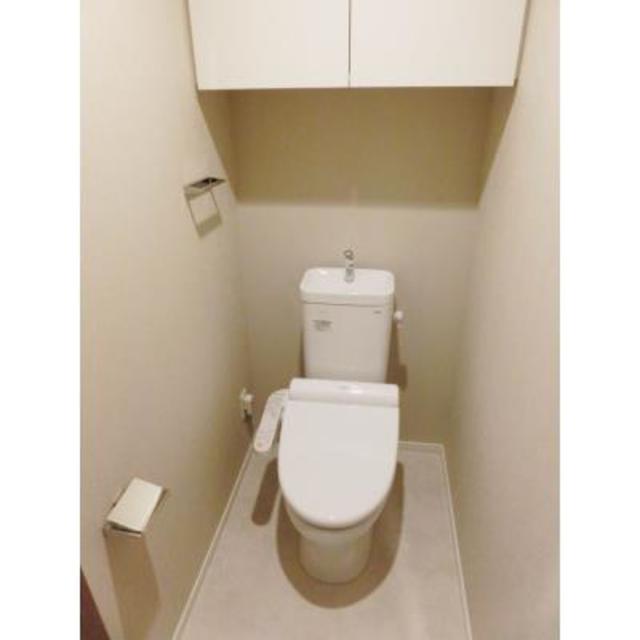 トイレ　※写真は同タイプ住戸です。