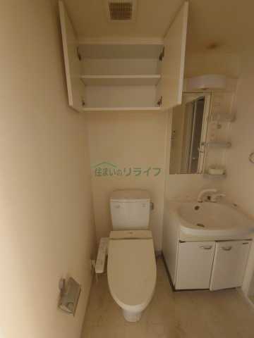 トイレ　別部屋の参考写真になります。