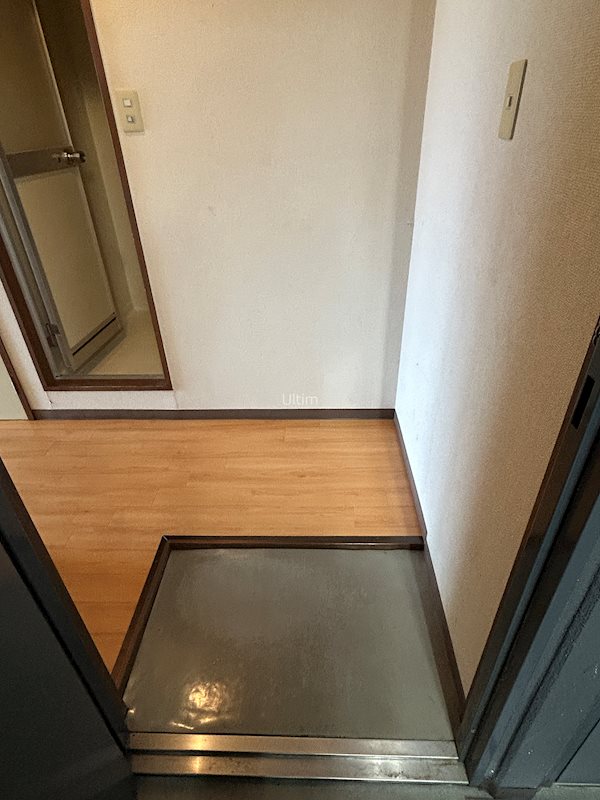 玄関　※別のお部屋の写真です