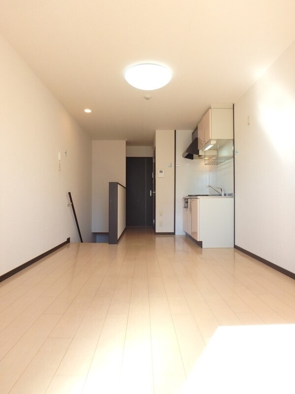 居室・リビング　９．７帖と広いリビング