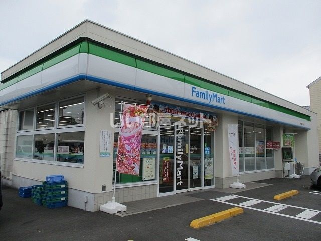 コンビニ　ファミリーマート　宮崎霧島二丁目店（コンビニ）まで241m