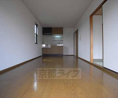 居室・リビング　１０帖の広さに使い勝手も良好