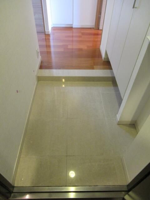 玄関　すっきりシンプルな玄関スペースです！