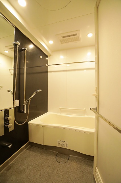 バス・シャワールーム　バス