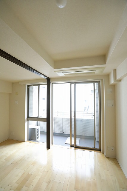 居室・リビング　内観1