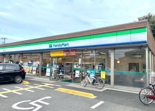 コンビニ　ファミリーマート蕨塚越三丁目店（コンビニ）まで250m