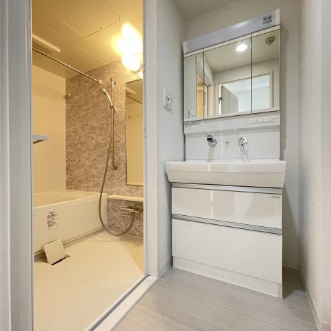 洗面設備　同仕様タイプです