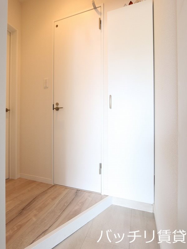 玄関　新築、同シリーズタイプの為、現状優先になります。