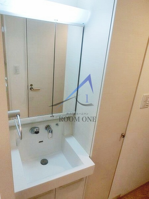 洗面設備　独立洗面台です。