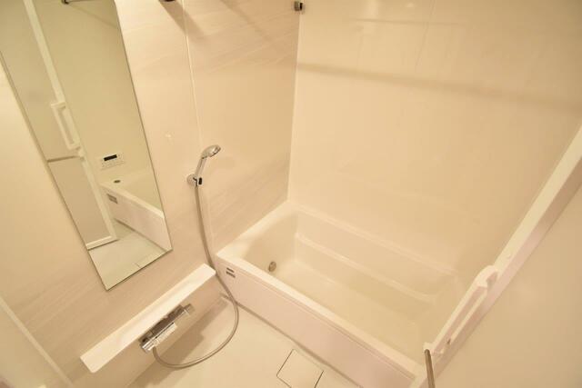 バス・シャワールーム　追い炊き機能付き