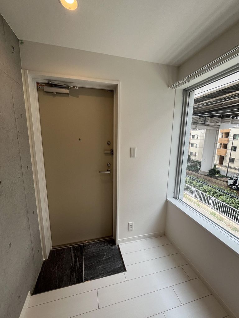 玄関　キッチン