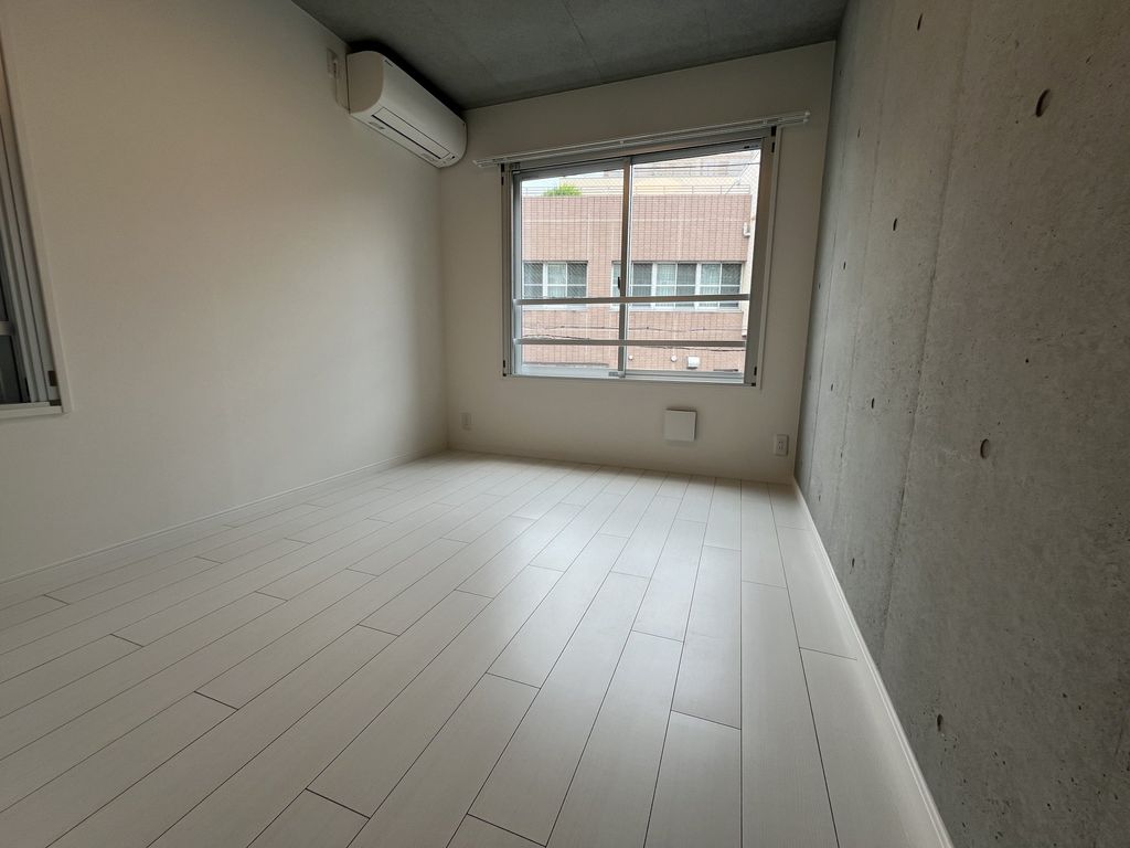 居室・リビング　駐車場