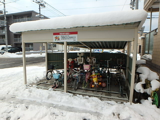 その他共有部分　屋根付き駐輪場