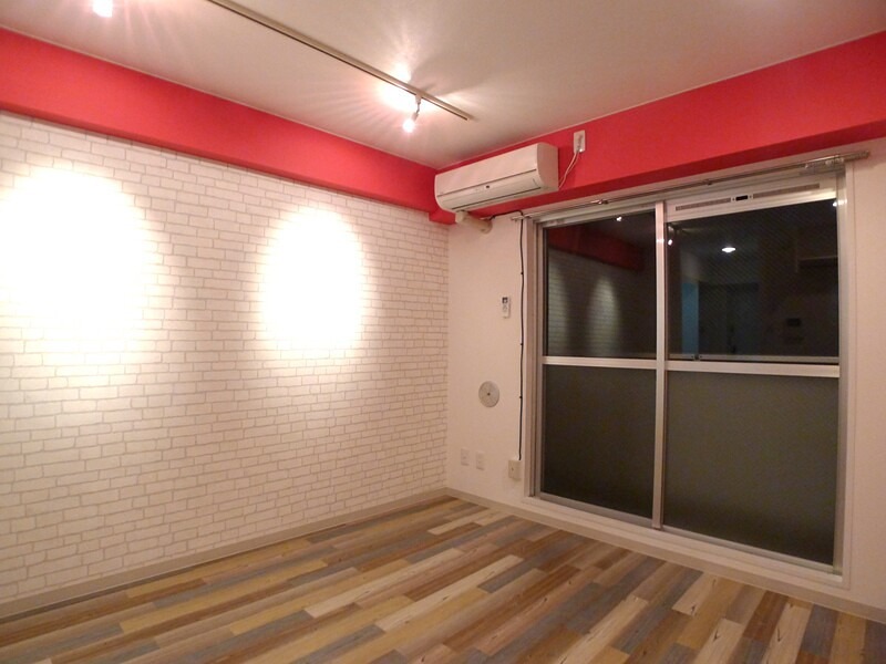 居室・リビング　エアコン完備で一年中快適にお過ごしいただけます。