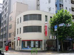 郵便局　中央新富二郵便局（郵便局）まで447m