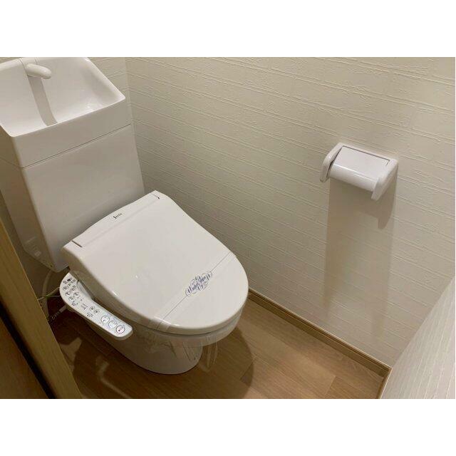 トイレ　退去前につき別のお部屋の写真です。