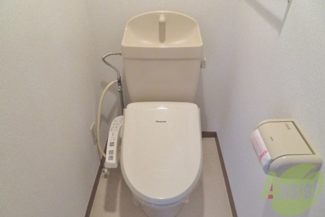 トイレ　トイレはウォシュレット付きです。シャワートイレは嬉しいですね