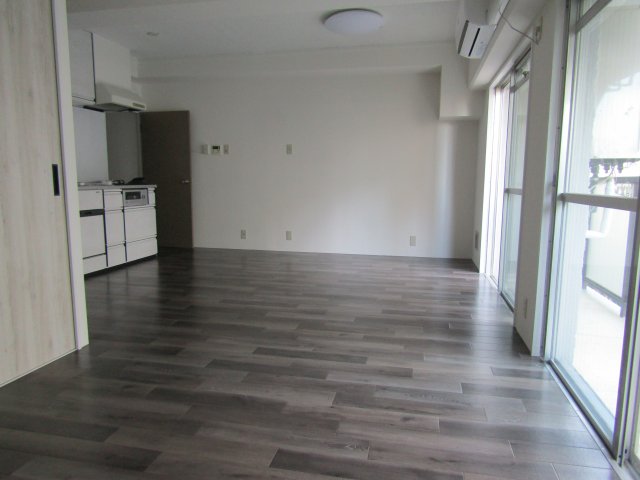 その他部屋・スペース　広くて明るいリビング。気持ち良いですね！