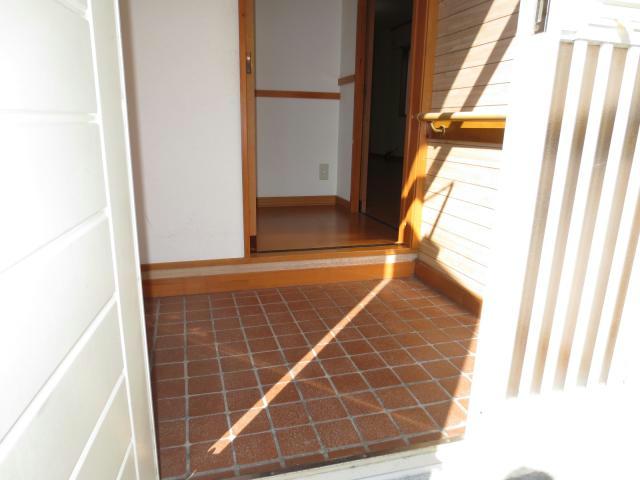 本通1丁目32番貸家の玄関写真