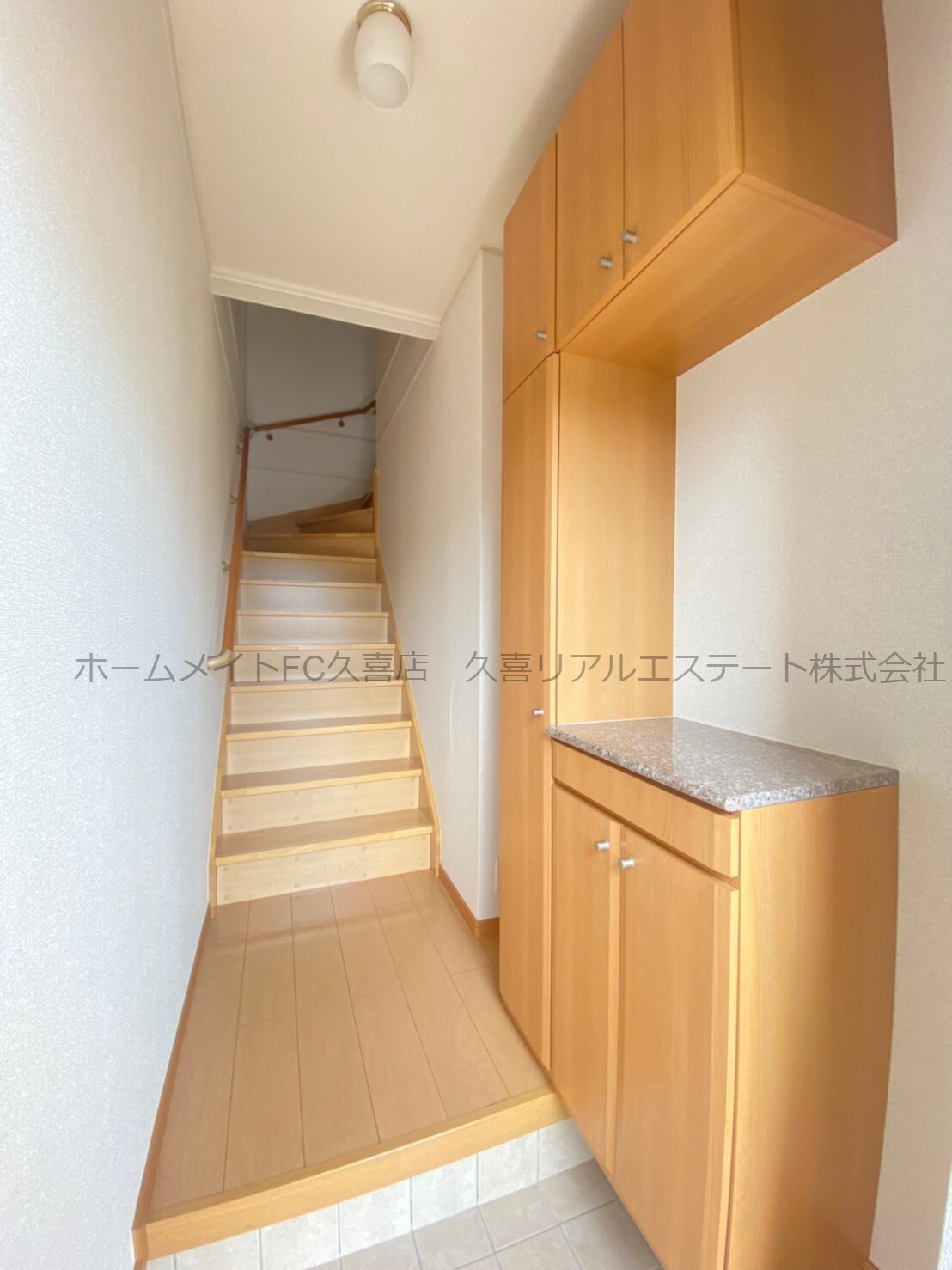 玄関　同建物別号室