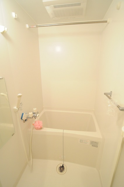 バス・シャワールーム　※別部屋参考画像です