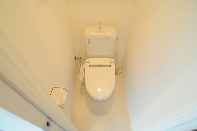 トイレ　※別部屋参考画像です