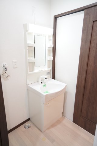 洗面設備　※同物件・同タイプの写真です。