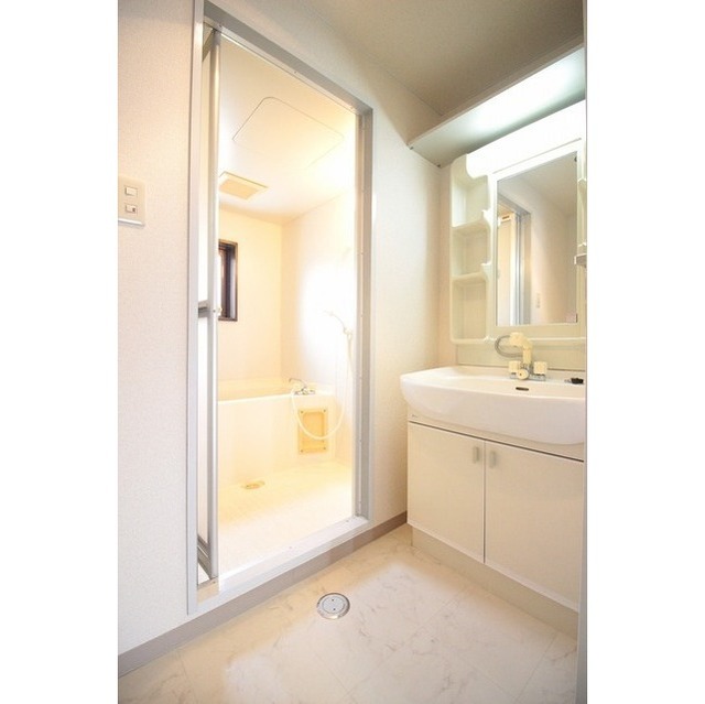 洗面設備　独立洗面台（シャンプードレッサー）