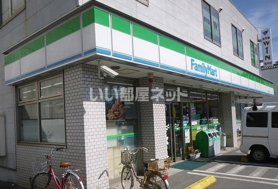 コンビニ　ファミリーマート 近鉄筒井駅前店（コンビニ）まで374m