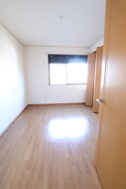 その他部屋・スペース　北側６帖の洋室です♪