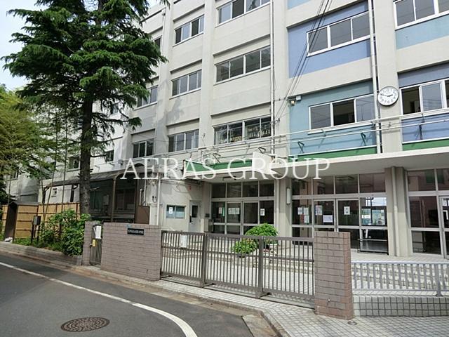 中学校　江戸川区立小岩第二中学校（中学校）まで521m