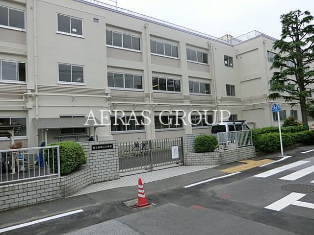 小学校　江戸川区立南小岩第二小学校（小学校）まで588m