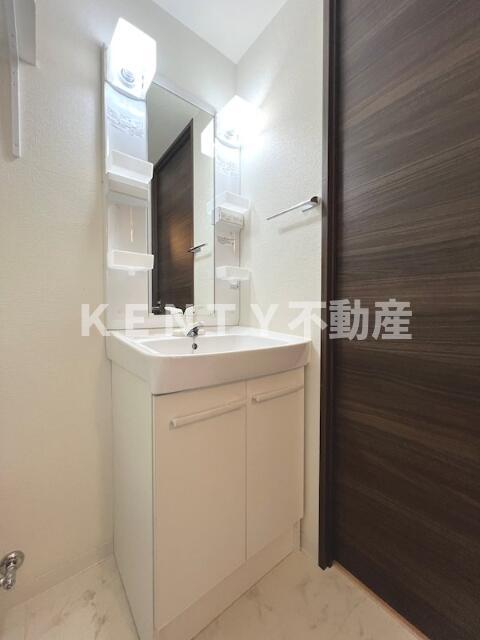 洗面設備　使いやすい洗面所です