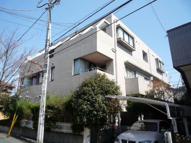 建物外観　鉄筋コンクリート造・総戸数は16戸です。