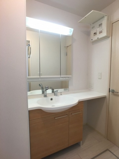 洗面設備　カウンター洗面台