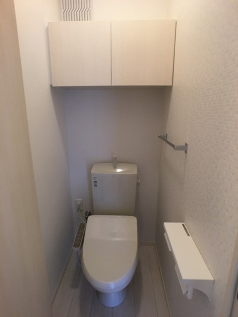 トイレ　温水洗浄暖房便座