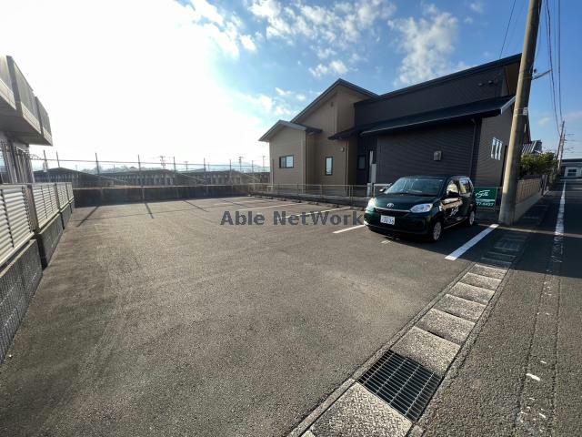 駐車場　駐車場