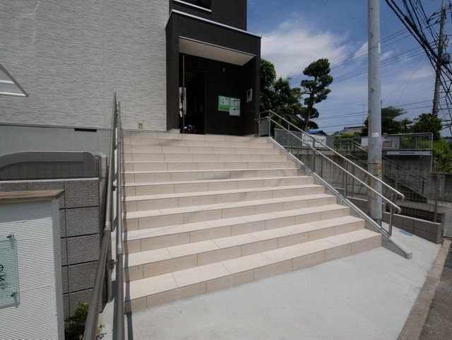 エントランス　★お部屋探しは、タウンハウジング多摩センター店へ★