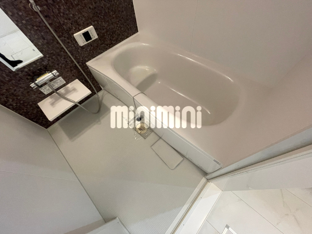 バス・シャワールーム　広いバスルーム