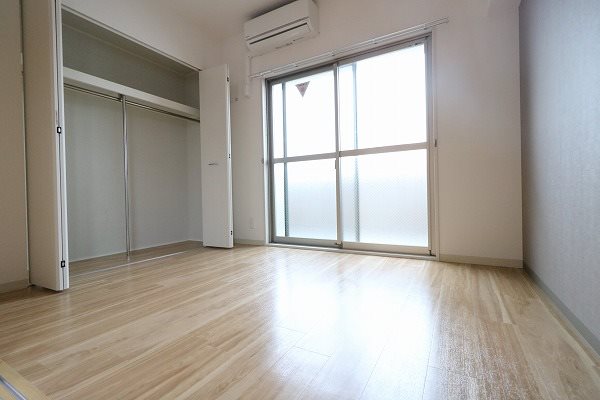 その他部屋・スペース　4.6帖とコンパクトな洋室